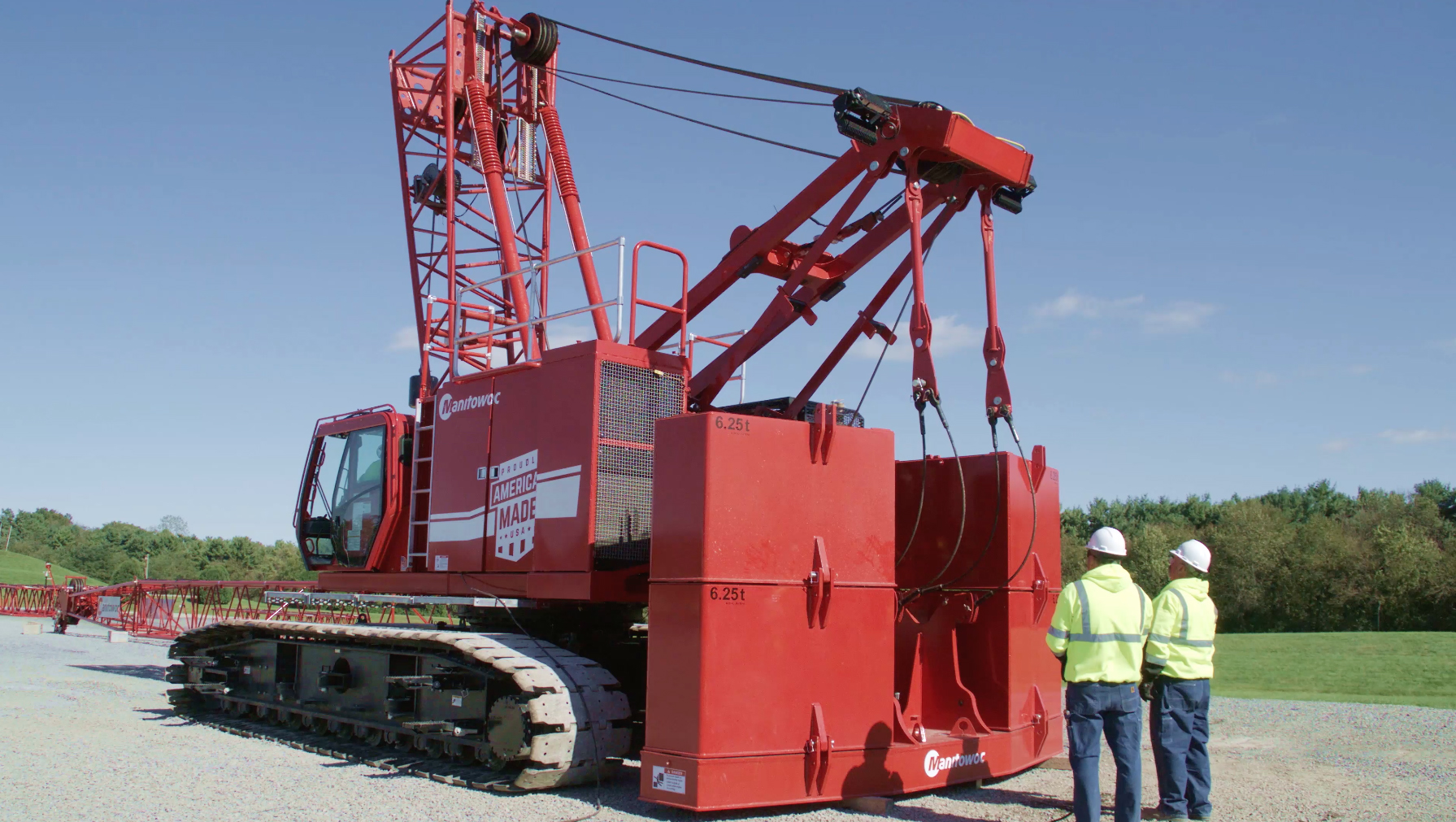 Manitowoc MLC90A-1 crawler crane, 81.6 t lifting capacity