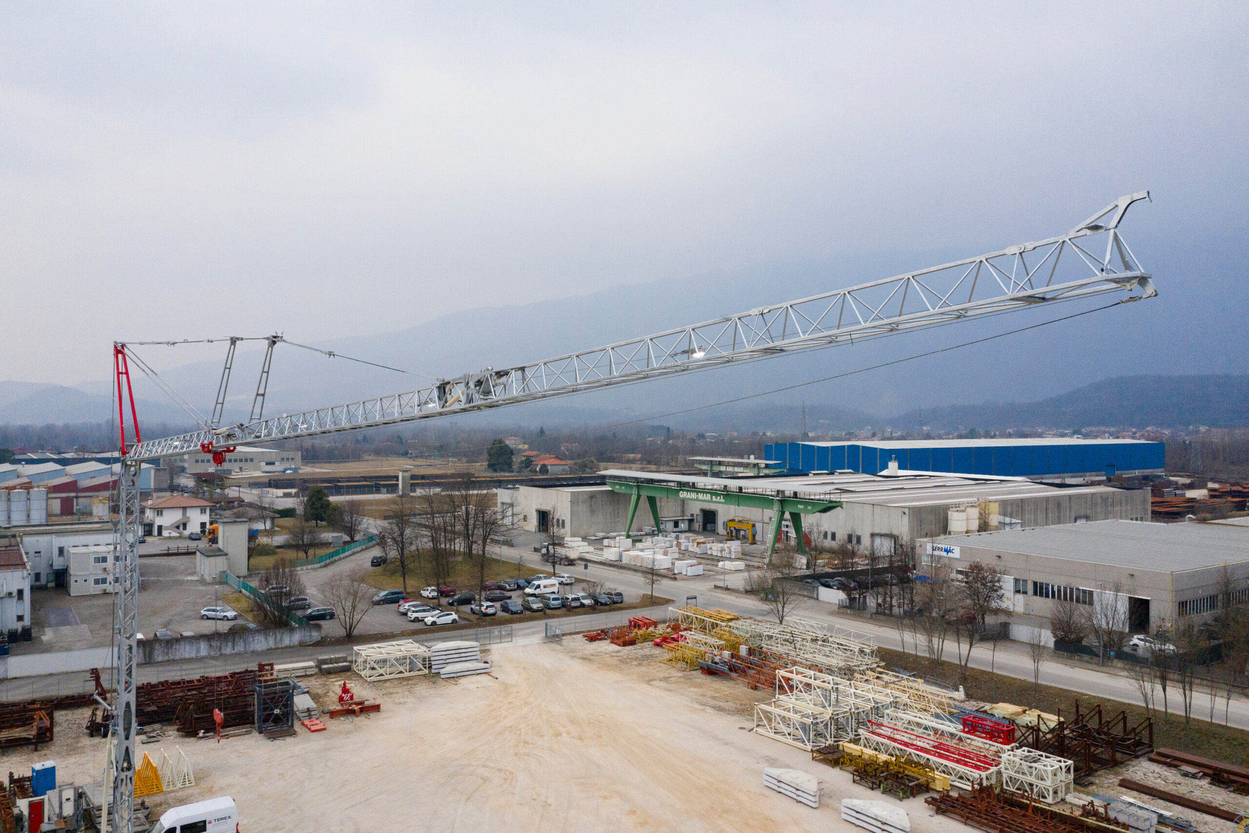 Raimondi CSE 40 tower crane, 4.4 t lifting capacity
