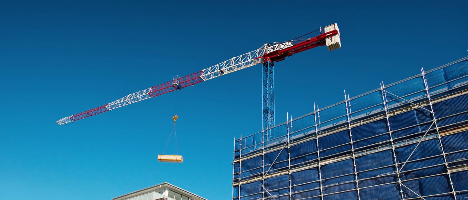Raimondi MRT84 tower crane, 5 t lifting capacity