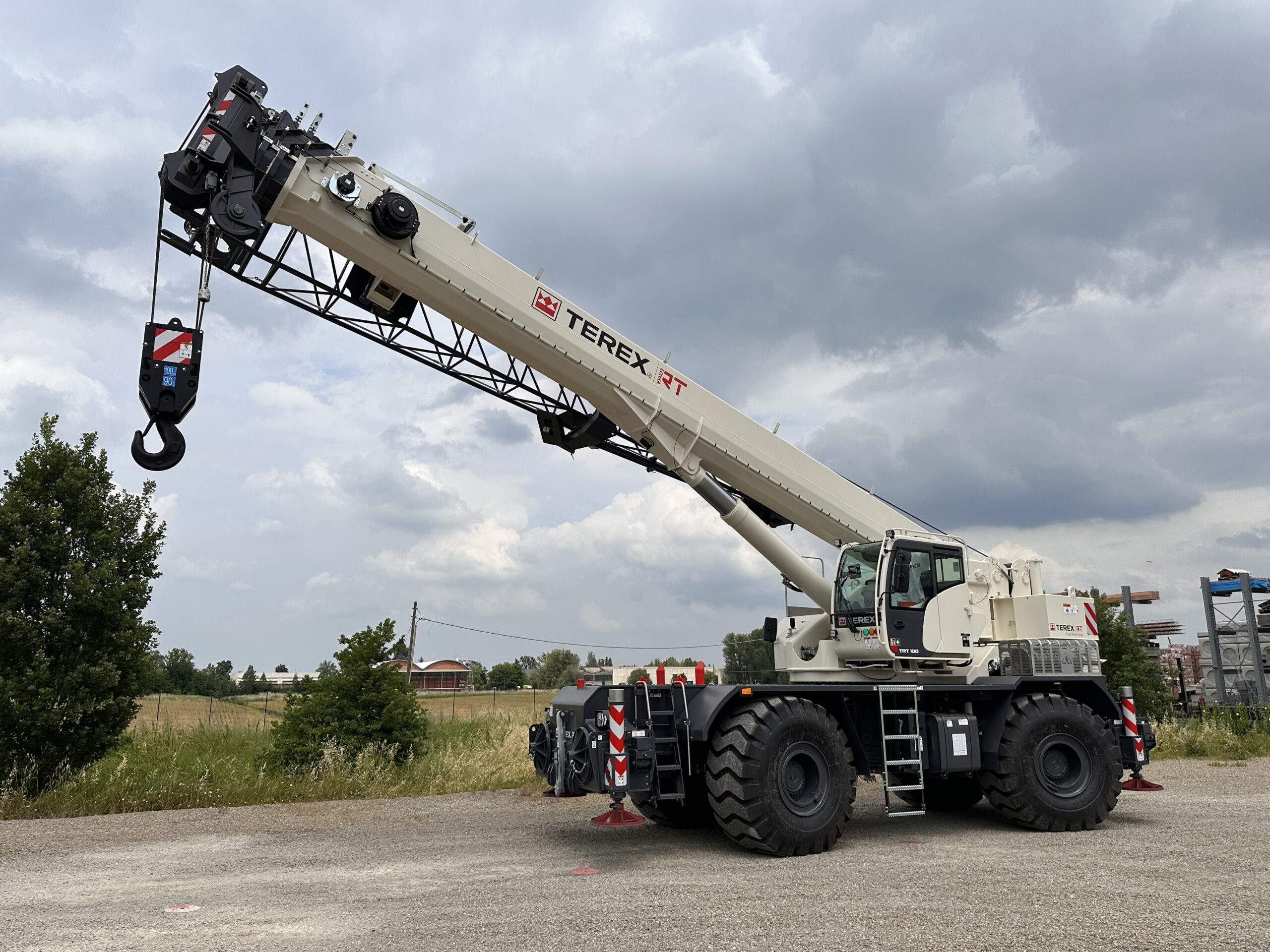 Raimondi TRT 100 rough-terrain crane, 100 t lifting capacity
