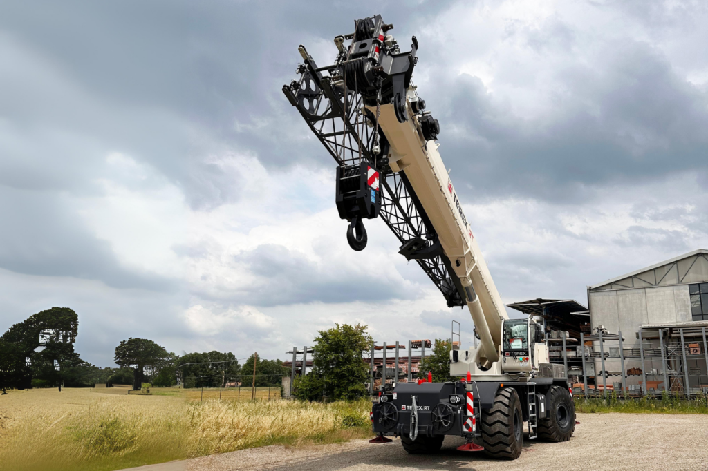 Raimondi TRT 80L rough-terrain crane, 80 t lifting capacity